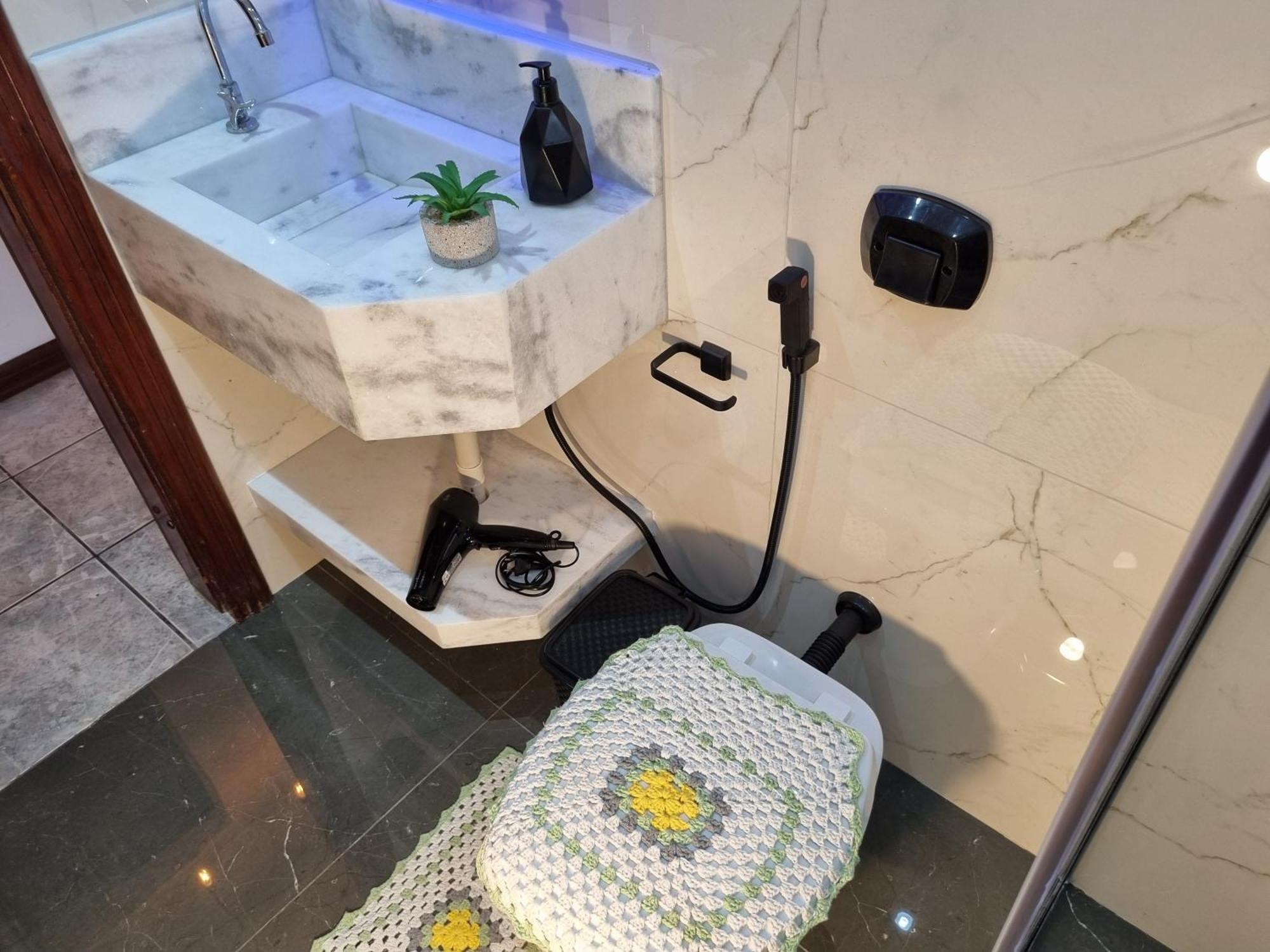 Uma Quadra E Meia Do Mar Ar Wifi Smart Tv Itapema Luaran gambar